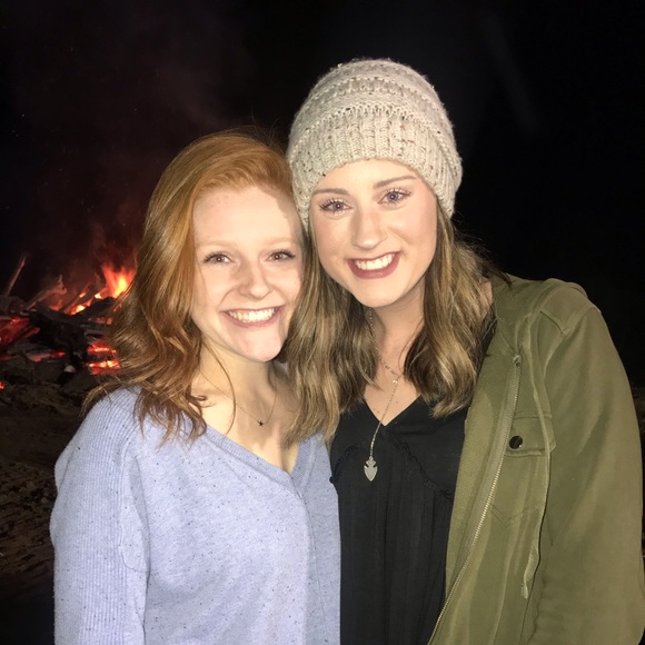 Meet your Posher, Erika - Picture 2 of 2